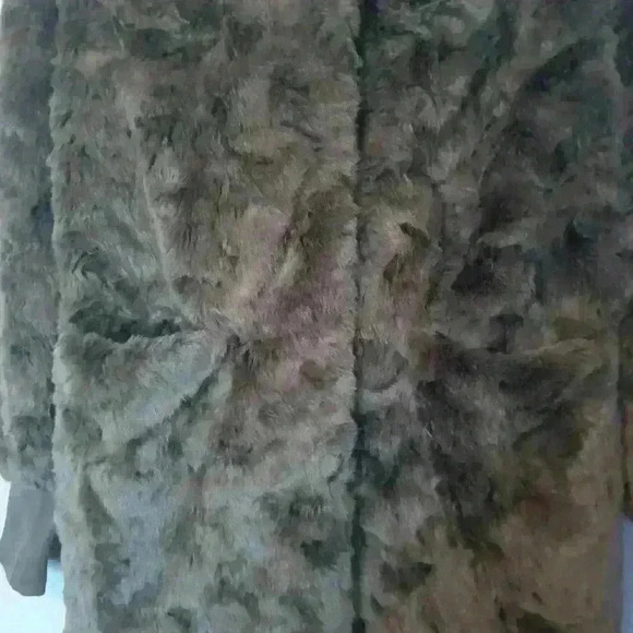Furrier French faux fur Coat Size small - Picture 3 of 16